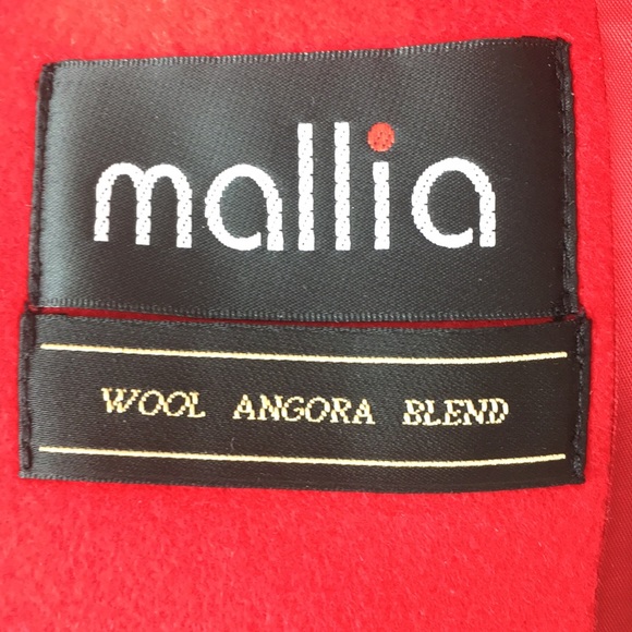 Beautiful red coat - Picture 6 of 6